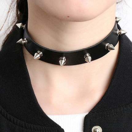 CK134 3/4" LEATHER CHOKER WITH 1/2" SPIKES