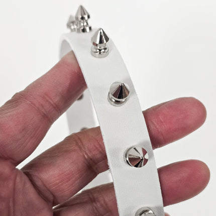 CK134WHITE  WHITE LEATHER SPIKE CHOKER