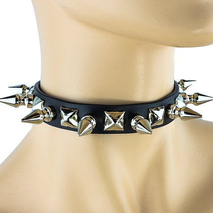 CK139  SPIKE STUDDED CHOKER