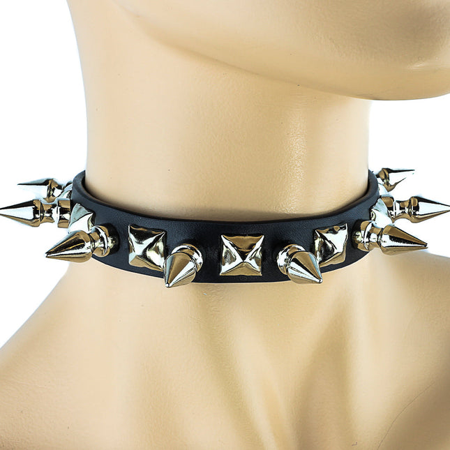 CK139  SPIKE STUDDED CHOKER