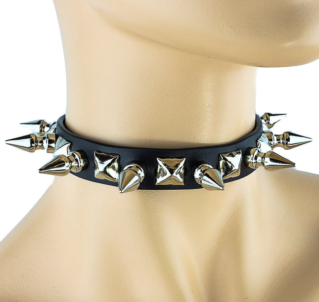 CK139  SPIKE STUDDED CHOKER