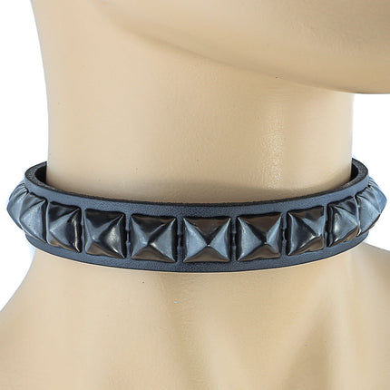 CK140 BLACK LEATHER CHOKER WITH 1 ROW 1/2" PYRAMID STUDS
