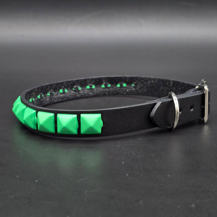 CK140 BLACK LEATHER CHOKER WITH 1 ROW 1/2" PYRAMID STUDS