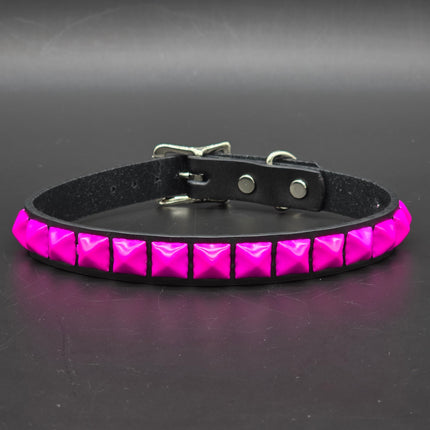 CK140 BLACK LEATHER CHOKER WITH 1 ROW 1/2" PYRAMID STUDS