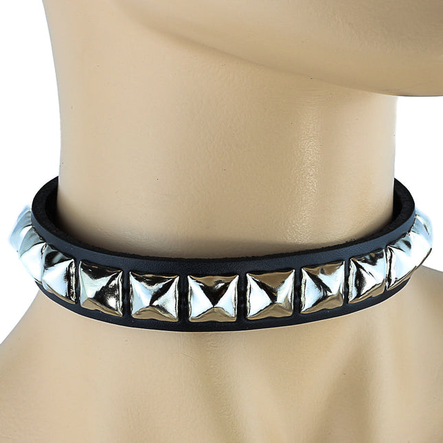 CK140 BLACK LEATHER CHOKER WITH 1 ROW 1/2" PYRAMID STUDS