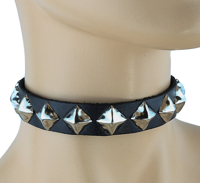 CK143 3/4" BLACK LEATHER CHOKER WITHÂ 1 ROW 1/2" DIAMOND STUDS