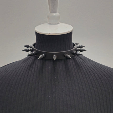 CK149 3/4" BLACK LEATHER CHOKER WITH 1" SPIKES