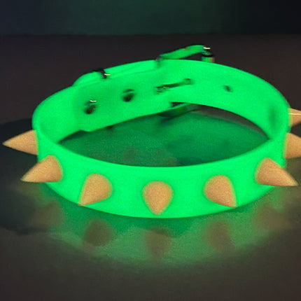 CK162 RUB SPIKE SILICONE GLOW IN DARK CHOKER