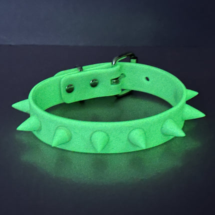 CK162 RUB SPIKE SILICONE GLOW IN DARK CHOKER