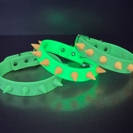 CK162 RUB SPIKE SILICONE GLOW IN DARK CHOKER