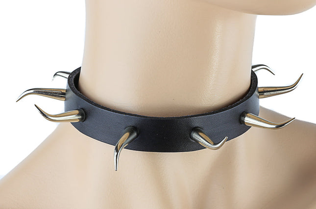 CK238 1" BLACK LEATHER CHOKER WITH ONE ROW HORN