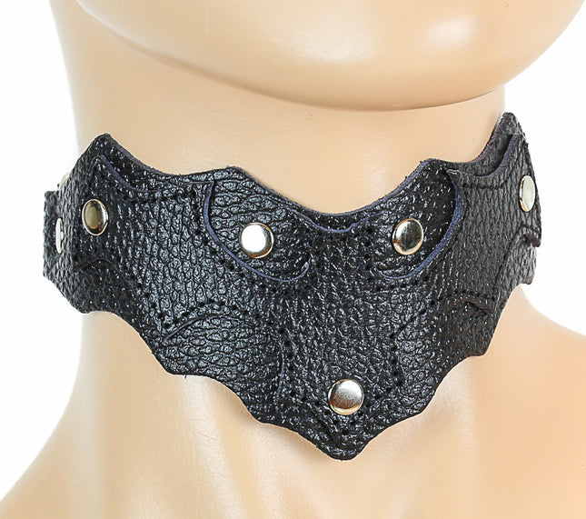 CK242 BLACK BAT PATCHED ON BLACK CHOKER
