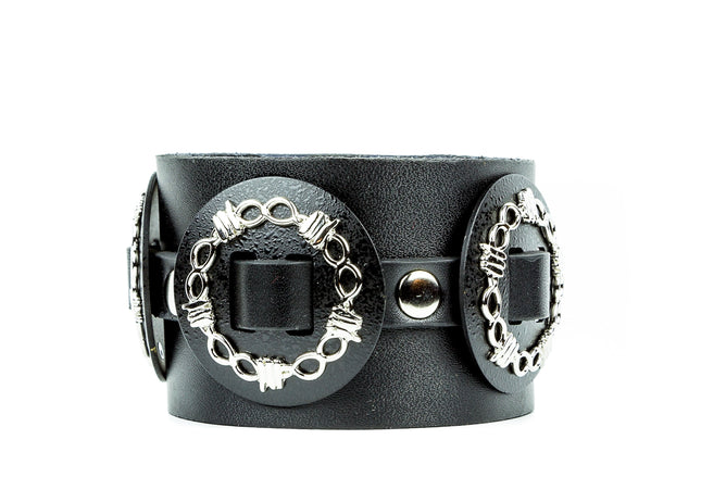 FB121 LARGE WIRED CONCHO BRACELET