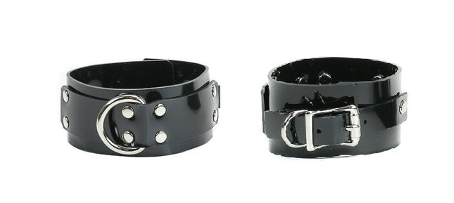 FB268VN BUCKLE LEATHER VINYL BRACELET WITH RING