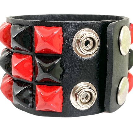 FB306 PYRAMID STUD CHECKERED STUDDED