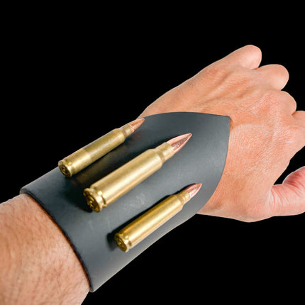 FB335 TRIANGULAR BULLET BRACELET