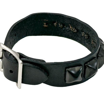 FB376   3/4" WIDE 1/2"PYRAMID  STUDDED BUCKLE BRACELET