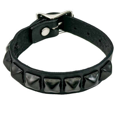 FB376   3/4" WIDE 1/2"PYRAMID  STUDDED BUCKLE BRACELET