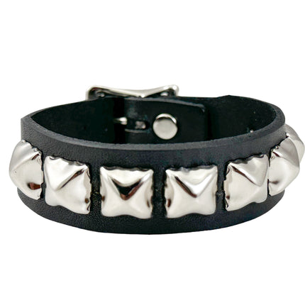 FB376   3/4" WIDE 1/2"PYRAMID  STUDDED BUCKLE BRACELET