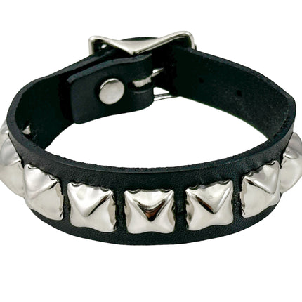 FB376   3/4" WIDE 1/2"PYRAMID  STUDDED BUCKLE BRACELET
