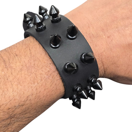 FB422  BUCKLE BRACELET WITH 2 ROW 1/2" SPIKES