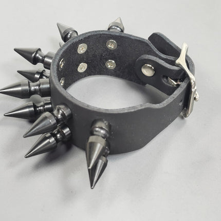 FB424  BUCKLE BRACELET WITH 2 ROW 1" SPIKES