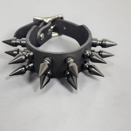 FB424  BUCKLE BRACELET WITH 2 ROW 1" SPIKES