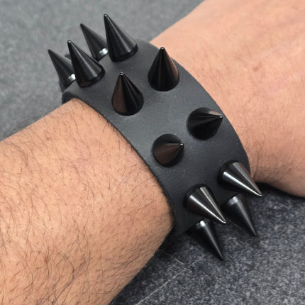 FB425  BUCKLE BRACELET WITH 2 ROW CONE  SPIKES