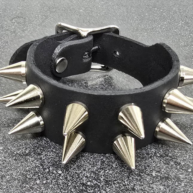 FB425  BUCKLE BRACELET WITH 2 ROW CONE  SPIKES