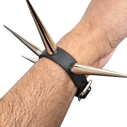 FB426 LONG 5PCS CONE SPIKE SINGLE ROW BUCKLE BRACELET