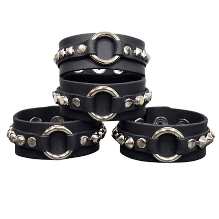 FB435PMD  MINI PYRAMID STUDDED MIDDLE RING  BRACELET
