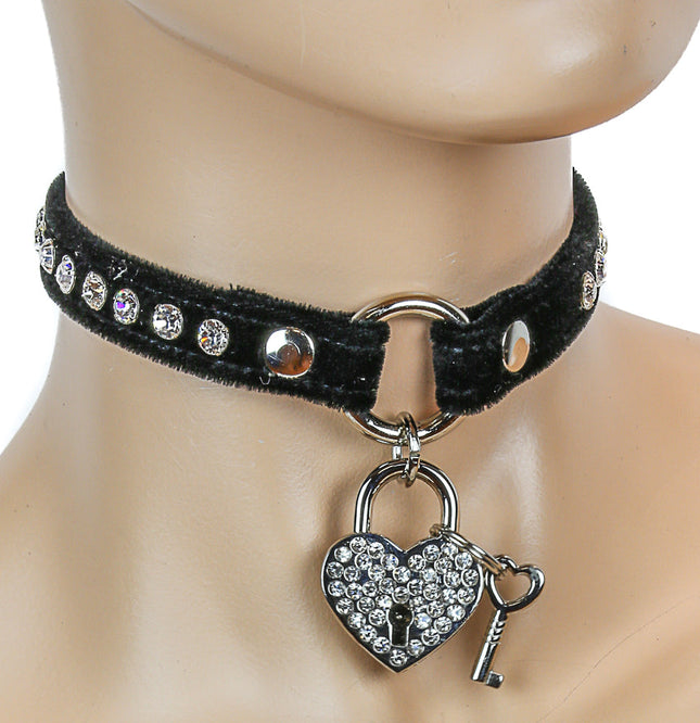 FC145VEL-HT VELVET -O- RING CHOKER WITH RHINESTONE HEART LOCK
