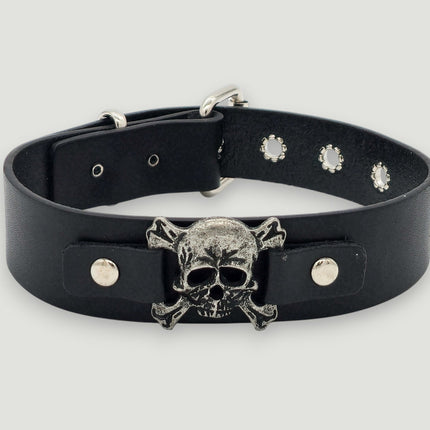 FC186  SKULL/ DEVIL  CROSBONE LEATHER COLLAR