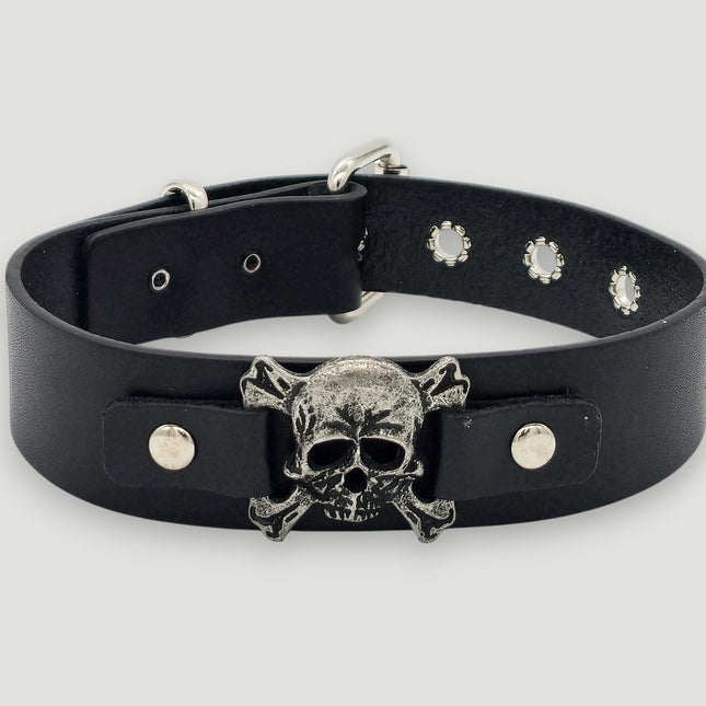 FC186  SKULL/ DEVIL  CROSBONE LEATHER COLLAR