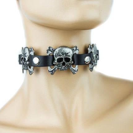 FC188SKULL  SKULL CROSBONE LEATHER COLLAR