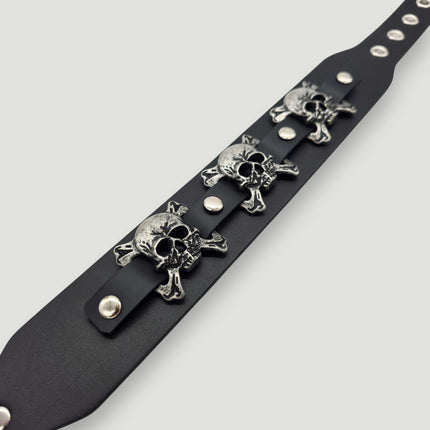 FC188  SKULL/ DEVIL 1 3/4" WIDE  CROSBONE LEATHER COLLAR