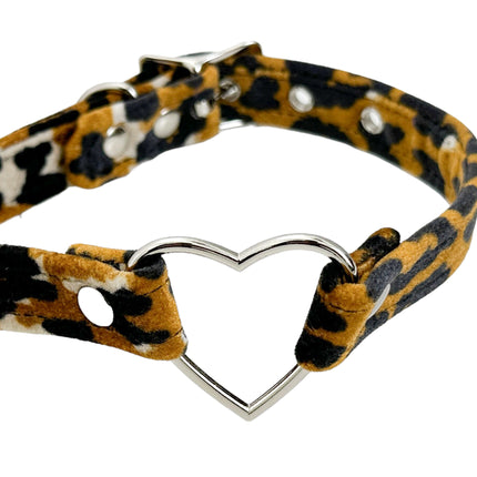 FC223L  FUZZY LEOPARD HEART RING BONDAGDE RING CHOKER