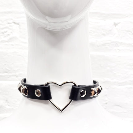 FC223PMD   STUDDED HEART CHOKER