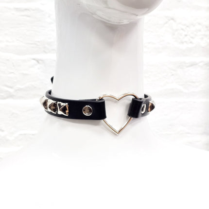 FC223PMD   STUDDED HEART CHOKER