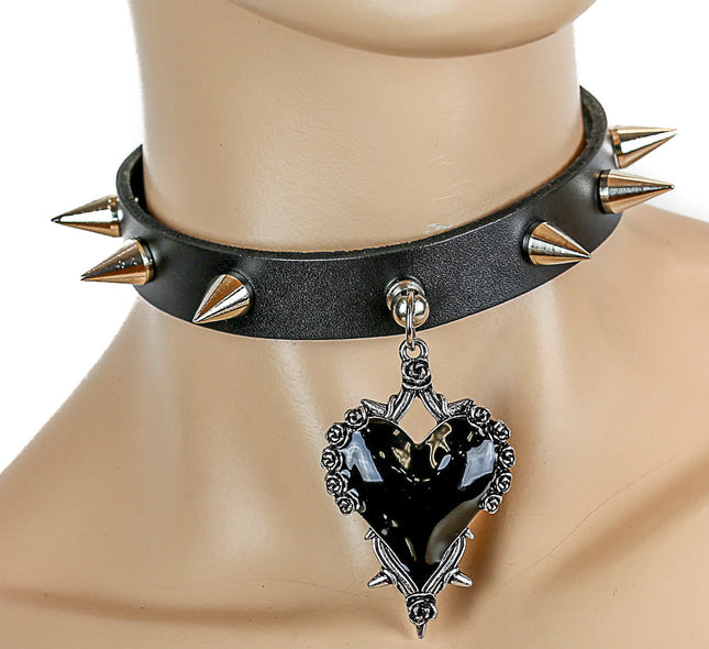 FC311 CONE SPIKE CHOKER WITH HEART PENDANT