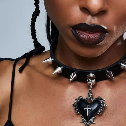 FC313 CONE SPIKE LEATHER CHOKER WITH CROSS HEART PENDANT