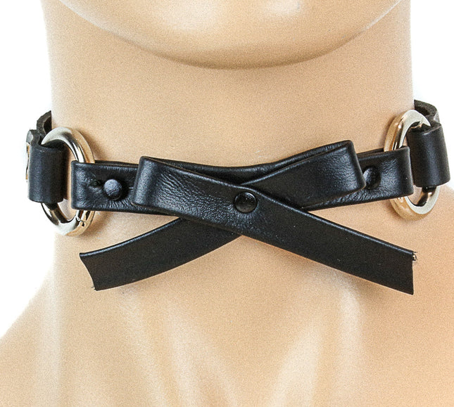 FC327 RING CROSSED BOW LEATHER CHOKER
