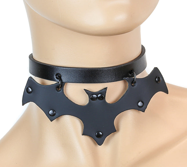 FC384 HANGING BAT LEATHER CHOKER