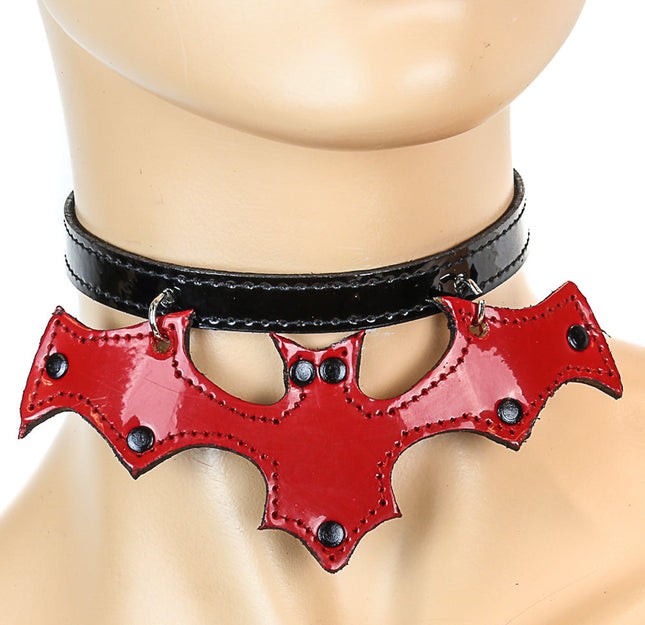 FC384P HANGING BAT PATENT LEATHER CHOKER