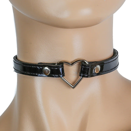 FC224 PATENT SMALL HEART SKINNY CHOKER