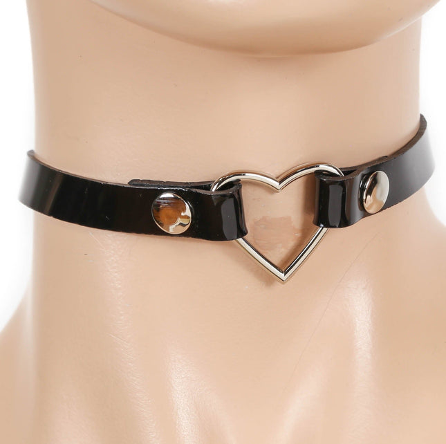 FC224 VINYL SMALL HEART CHOKER