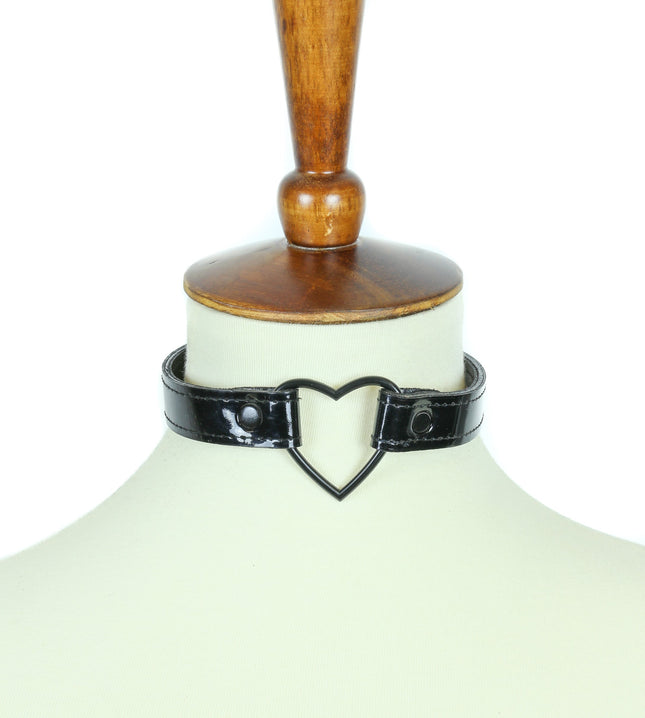 FC223-BS PATENT  LARGE BLACK HEART
