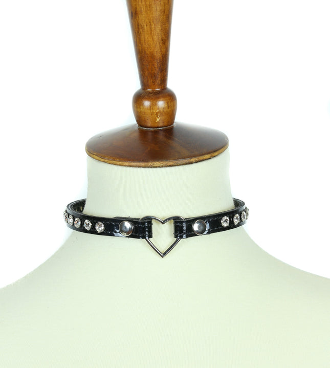 FC682P SMALL HEART RHINESTONE PATENT LEATHER CHOKER