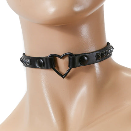FC224PMD  MINI PYRAMID STUD HEART CHOKER