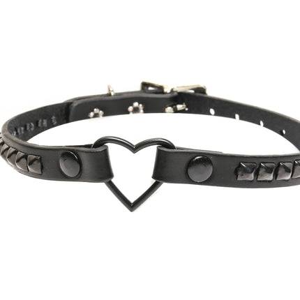 FC224PMD  MINI PYRAMID STUD HEART CHOKER